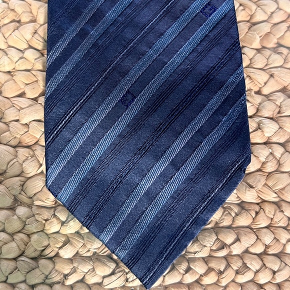 GUCCI Classic Designer Logo Tie 100% Silk Made in Italy - Picture 2 of 8